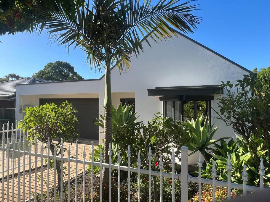 Stylish 3Br Home With Outdoor Entertaining Oaklands Park Exterior photo